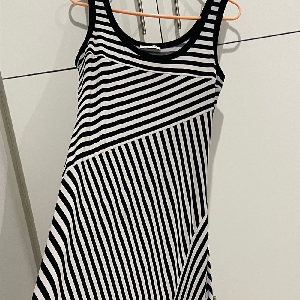 Calvin Klein Black & White Striped Sleeveless Maxi Dress π₯ - Size Medium - Picture 9 of 16